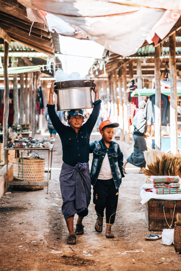 Market Lake Inle