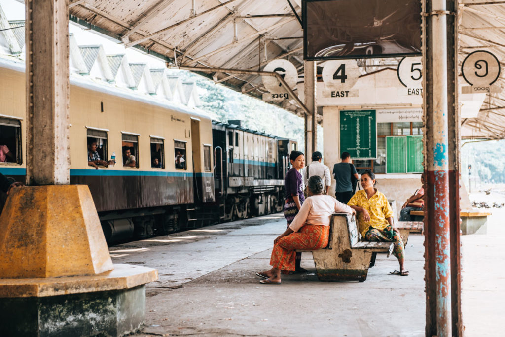 Zugfahren Myanmar