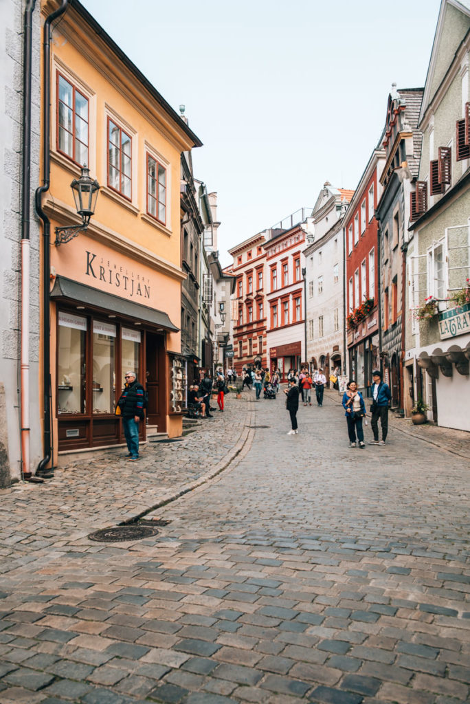 Cesky Krumlov Travel Guide