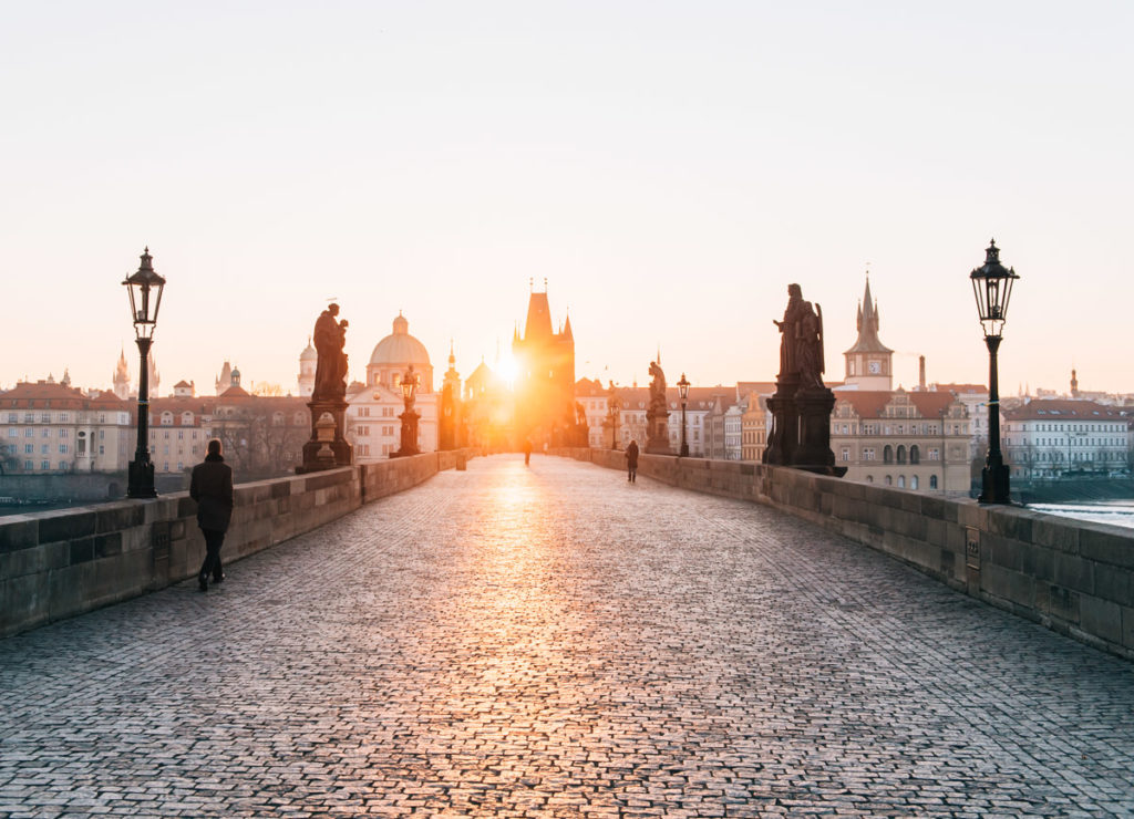 Karlsbrücke sunrise