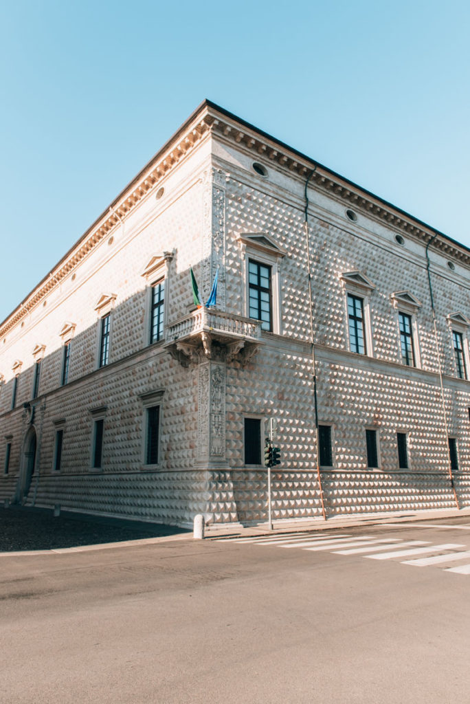 Palazzo dei Diamanti