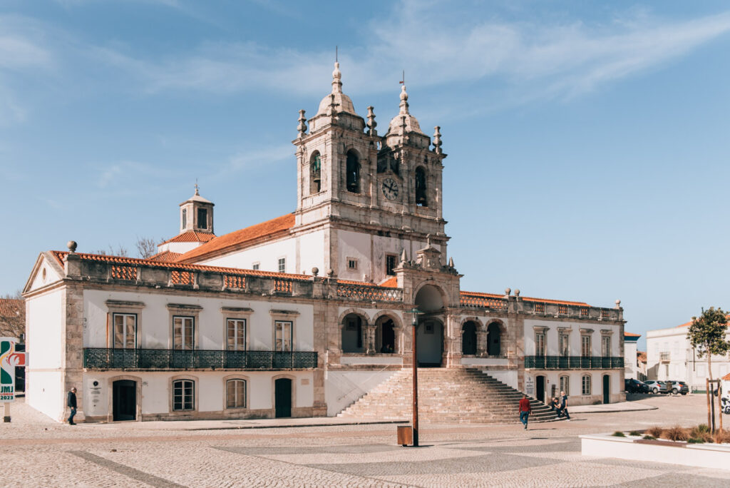 Nazare Travel Guide