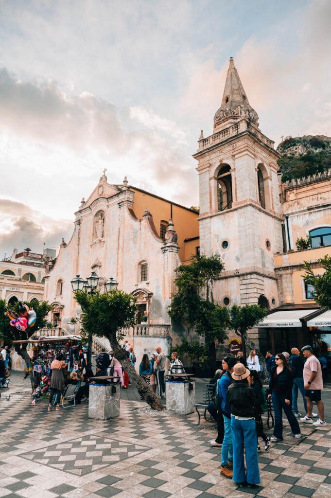 Taormina Piazza IX Aprile